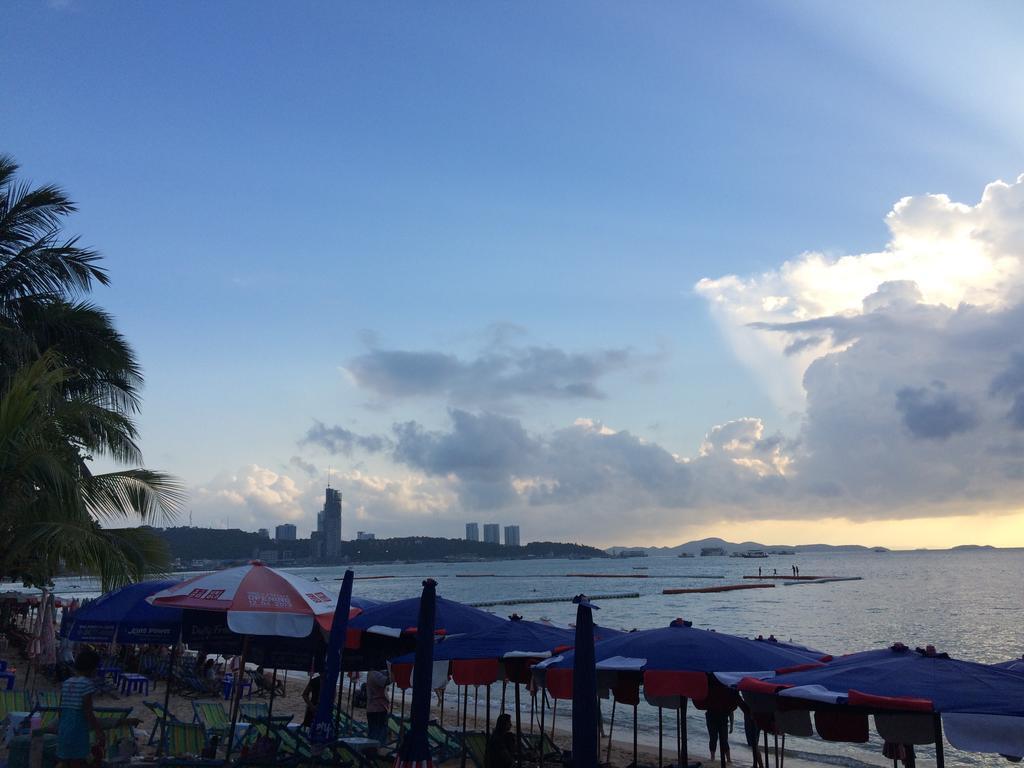 Base Central Pattaya By Alex Eksteriør bilde